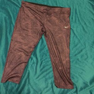 Nike Capri Leggings NWOT